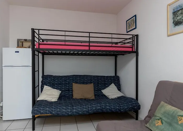 Piot T2 200m De La *